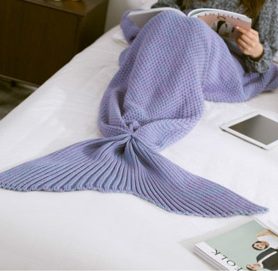 MerGirl | Cozy Knitted Mermaid Tail Blanket